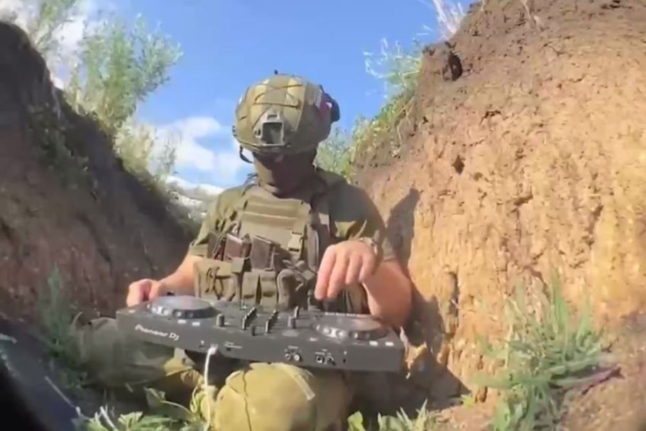 Mash: Боец с медалью за доблесть стал диджеем на СВО