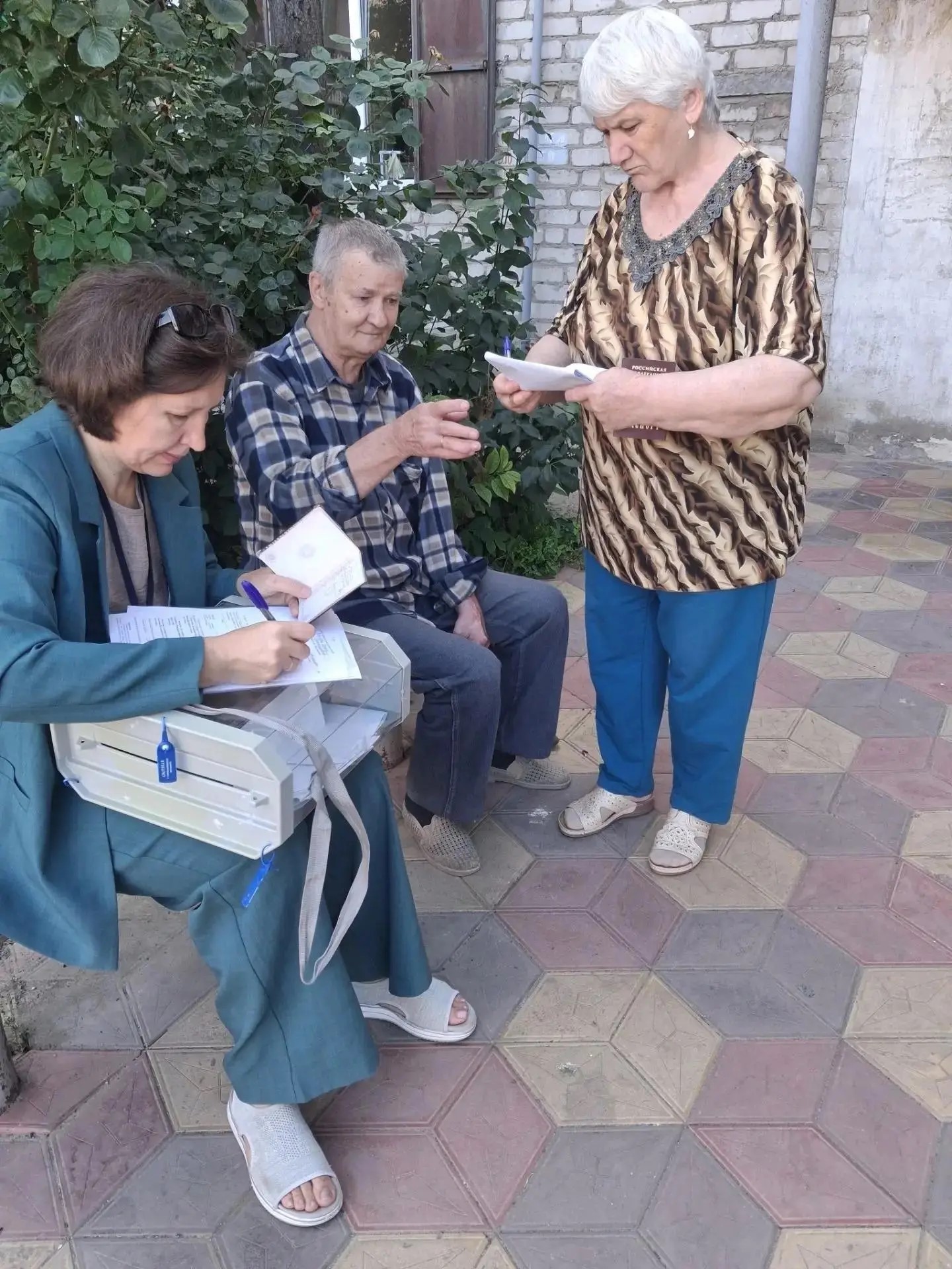 Выездное голосование в Котельниковском районе: право голоса доступно каждому.