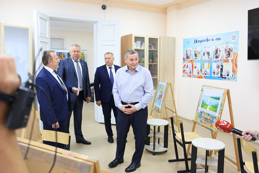 Губернатор Андрей Бочаров проводит рабочую поездку в Урюпинский район