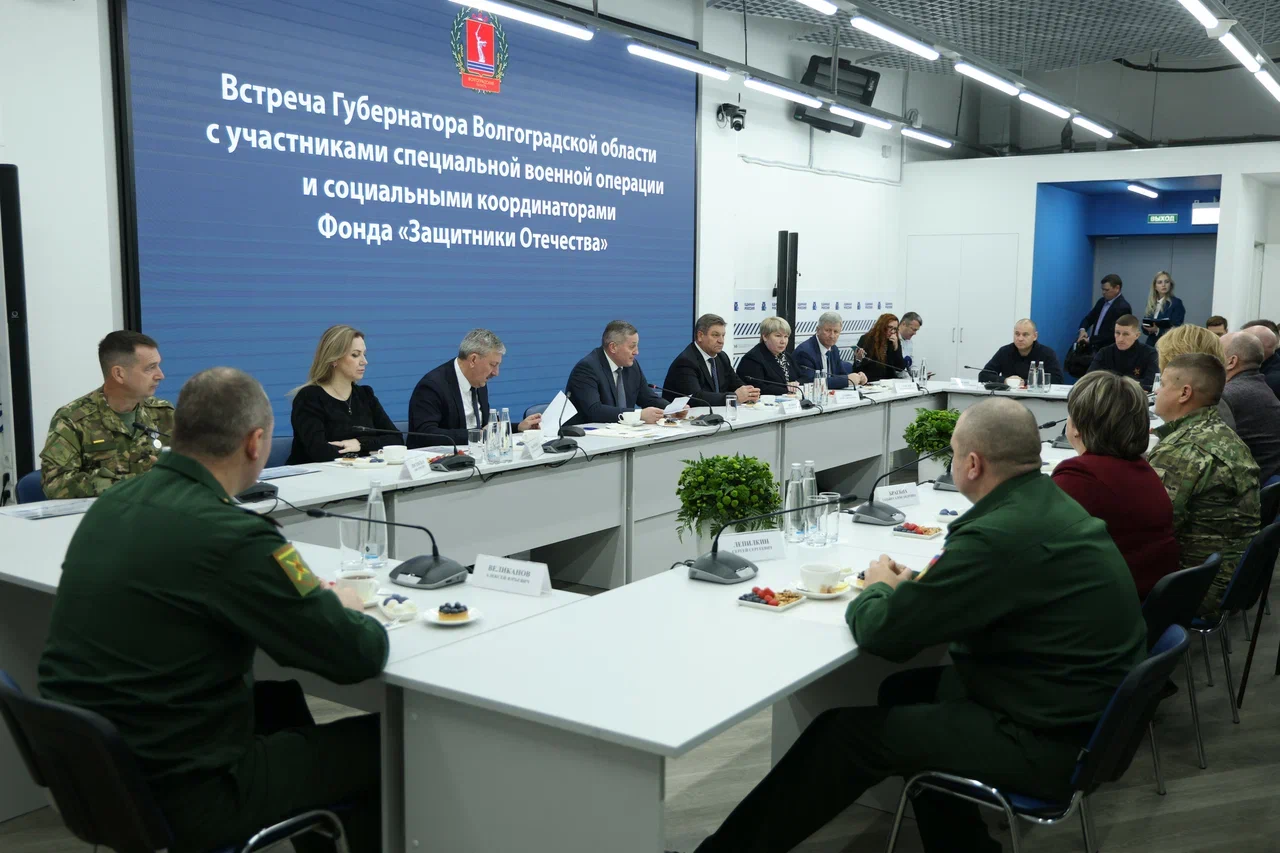 Владимир Путин пообещал взять решение проблем избыточной бюрократии в вопросах участников СВО под личный контроль